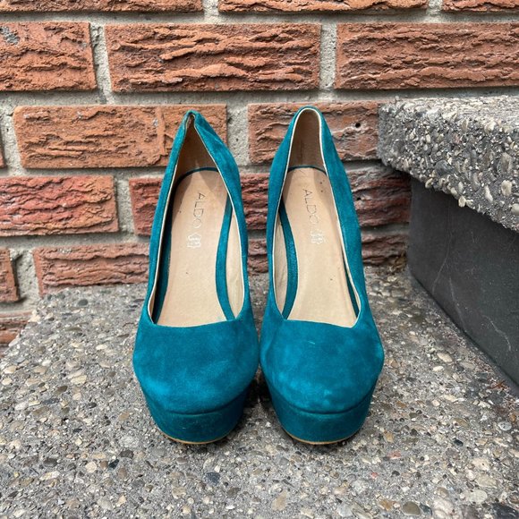 Loved, Great Condition Women's Aldo Teal Suede Wedges Size 8 - Picture 3 of 5